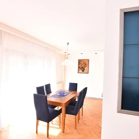 Appartement Spacious Colorful In Bohemian District Skopje