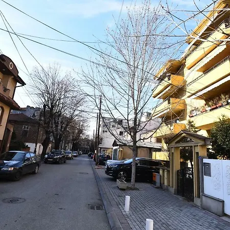 Spacious Colorful In Bohemian District Appartement Skopje